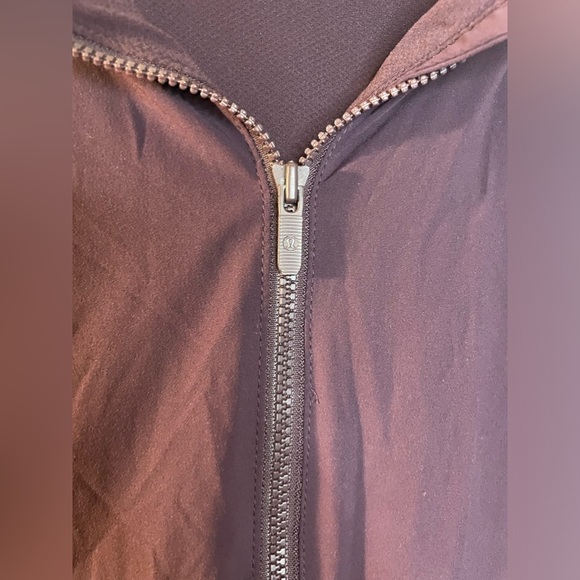 Lululemon|Step To It Hooded Full Zip Jacket Black cherry water Repellent Size 4 - Picture 6 of 13